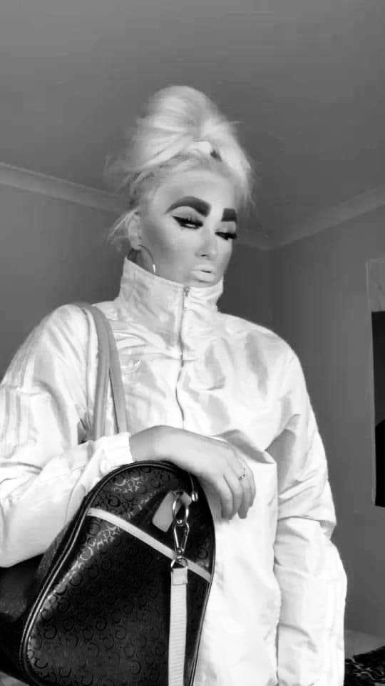 kimdotnet_'s tweet photo. kkw beauty x pee louise #comingsoon 🤫💖😉😍 https://t.co/rlvpax00z2