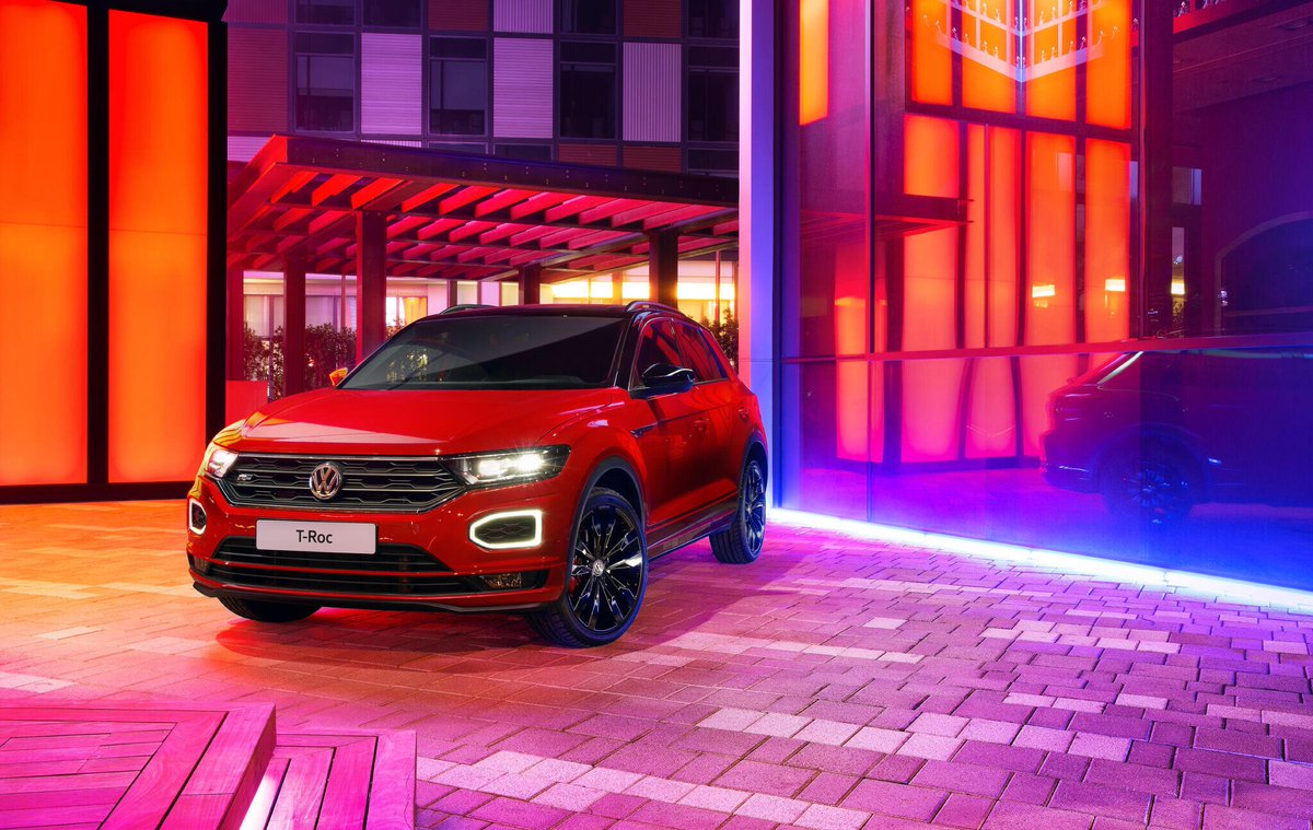 VWSaudi's tweet photo. Volkswagen تنضم إلى عائلة
SUV سيارة
جديدة
!T-Roc إنها
احجز موعد خاص بك لتتعرّف على
T-Roc.
#بدأالعدالعكسي https://t.co/cIGsuAe14g