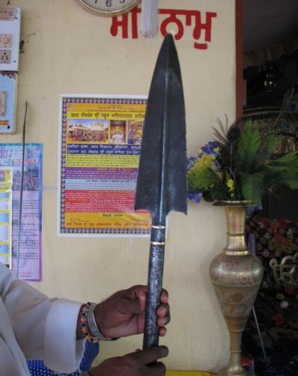 13. Gurdwara Sri Damdama Sahib The beauty and peace of this place where there was a bagh (garden) compelled Guru Sahib to stay here for 8 day when they arrived from Punjab before going to Hazor Sahib area. A Thada Sahib was dug at the site and a Barsha was found.