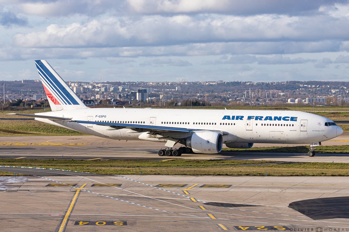 OlivierHoarau's tweet photo. 🇫🇷 3 of the many #Boeing #B777 of @AirFranceFR seen at @ParisAeroport #Orly last monday 😍✈️
#Avgeek #Airfrance #Franceisintheair #Fgspo #Fgsqp #Fgspz #Boeing777 https://t.co/HHPOfKbcRh