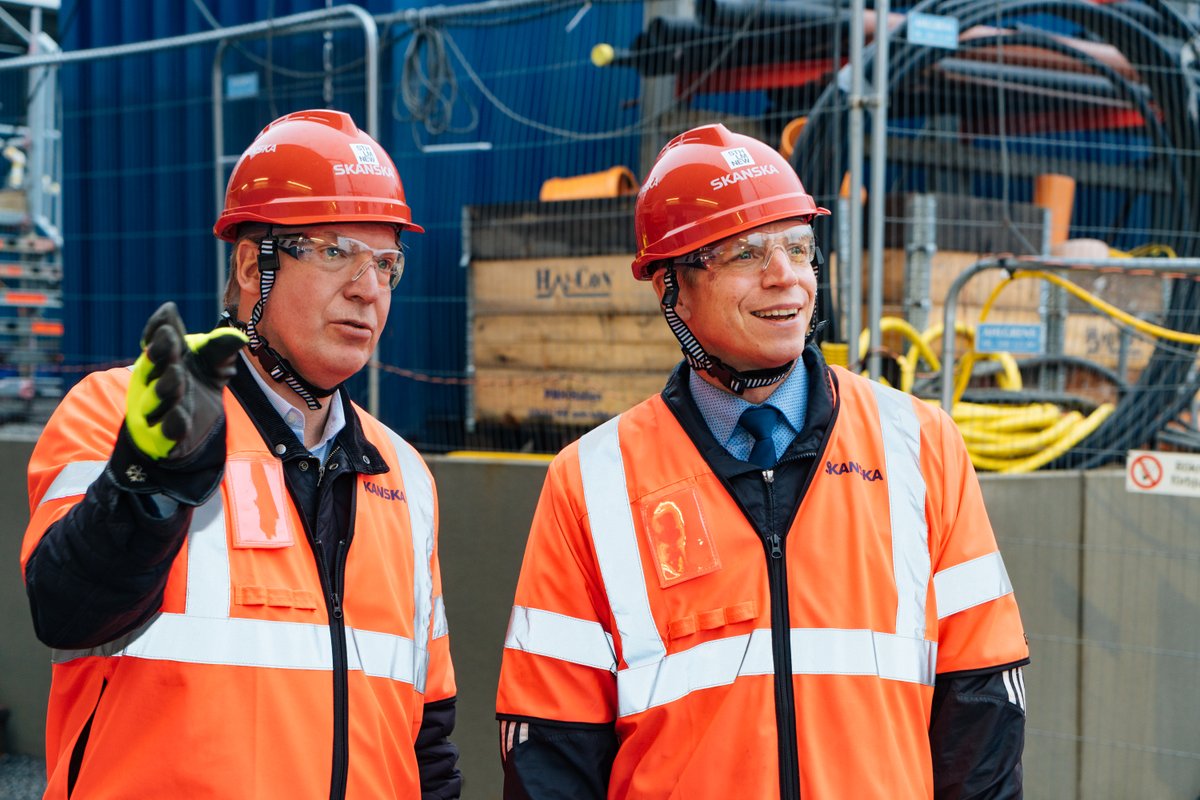 På fredag deltar Skanska Sveriges vd Gunnar Hagman i samtal med bl.a. bostadsminister <a href="/bolund/">Per Bolund</a>. För att öka andelen hållbara bostäder behövs en push från politiken, så att vi i branschen och våra kunder uppmuntras att göra hållbara val.

#bopol #bättresamhälle #hållbartboende