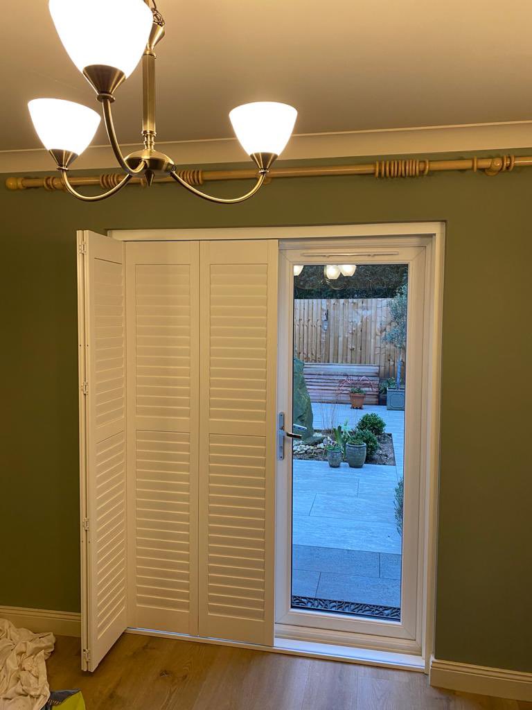 HartwellBlindCo's tweet photo. Did you know you can have shutters on doors too? 

How great do these full height, mid bar with hidden tilters. On a bifold floating track look? 

@scraftshutters 

#shutters #loveyourwindows #loveyourdoors https://t.co/mEfPeLilE0