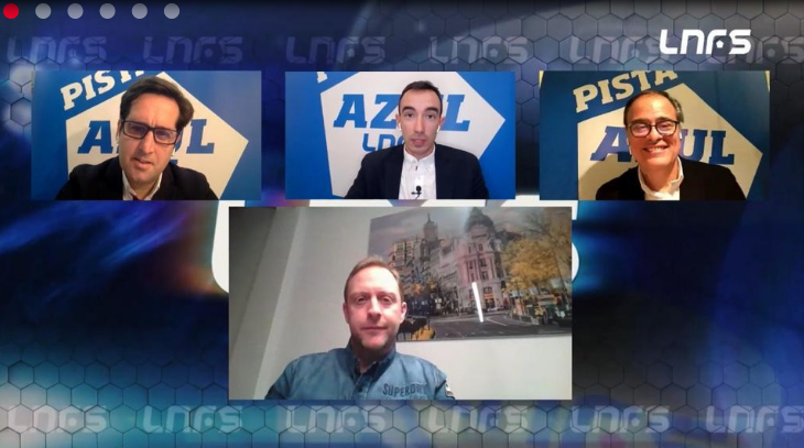 Futsalsur's tweet photo. - @LNFS #PistaAzul con @chemarubioFM @gustavomunana @cancho11
https://t.co/5TTCQOQ8jX https://t.co/WigZgTVcLx