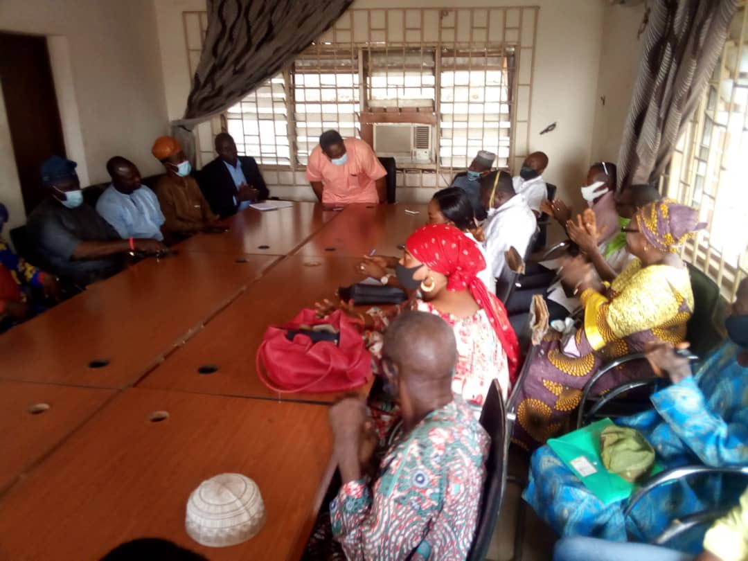 oyowma's tweet photo. Earlier this morning, Our chairman had an interactive meeting with compactor owners for intervention. @seyimakinde @Ibadanpride @Iam_lammy @Slaypappii #keepoyostateclean https://t.co/P4JVxYEj96