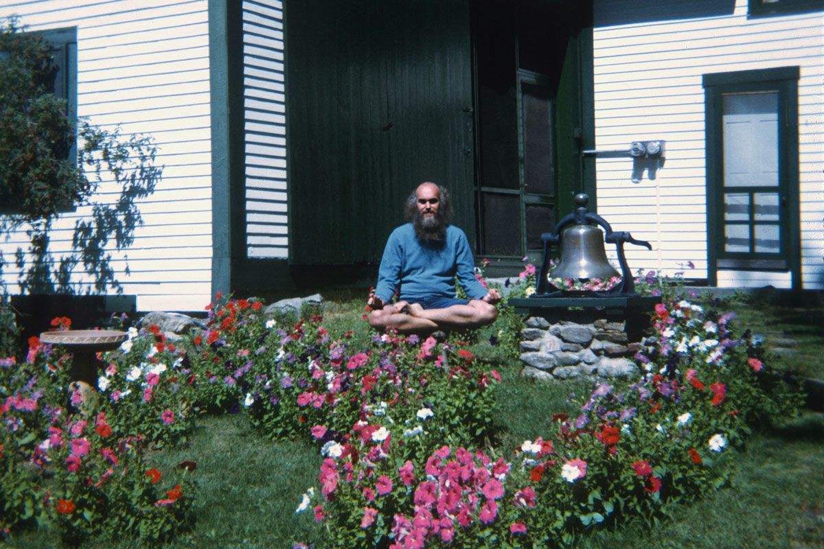 BabaRamDass's tweet image. "These #motives all describe the same peak from different points at its base. They all express a single #desire: to escape the prison of #ego" - #RamDass ramdass.org/escape-ego-pri…