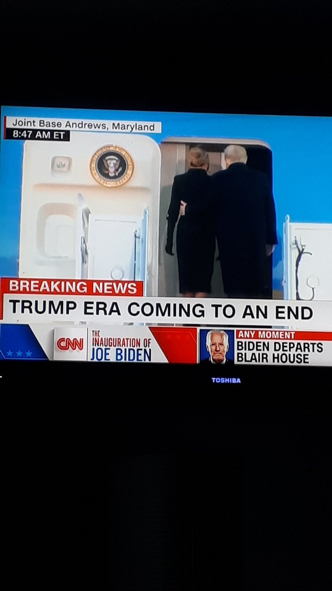 shleighha's tweet photo. #TrumpsLastDay #ByeByeTrump #GoodbyeDonnie https://t.co/61PSh0is21