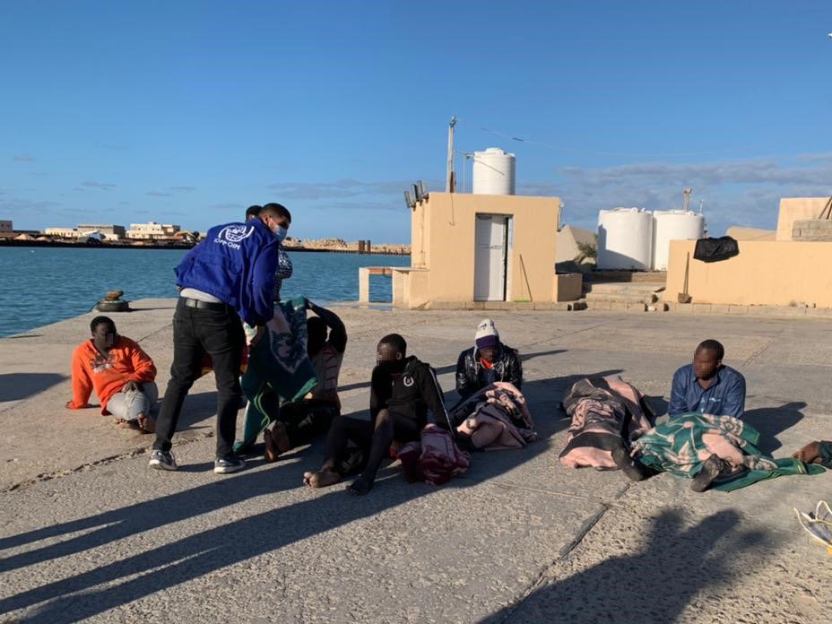 IOM and UNHCR are saddened by the tragic shipwreck off the Libyan coast yesterday that claimed the lives of at least 43 people.
This tragic loss of life highlights once more the need for State-led search & rescue operations: https://t.co/VoNcLwmYA0 https://t.co/ooaUOcCPnt