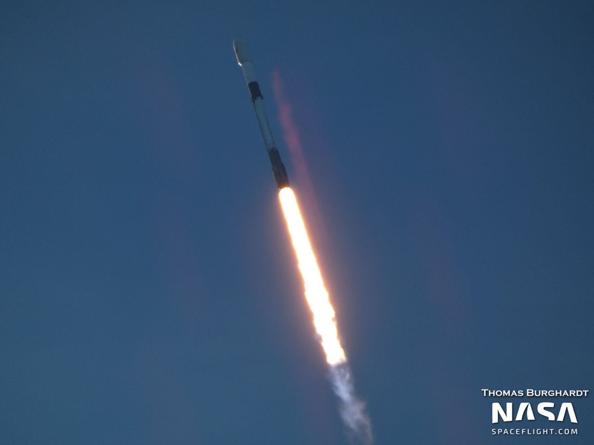 Falcon 9 B1051.8 breaks multiple reusability records while launching the first Starlink flight of the year.

Article by Anthony Iemole (<a href="/SpaceXFan97/">Anthony Iemole 🇺🇦</a>): nasaspaceflight.com/2021/01/spacex…