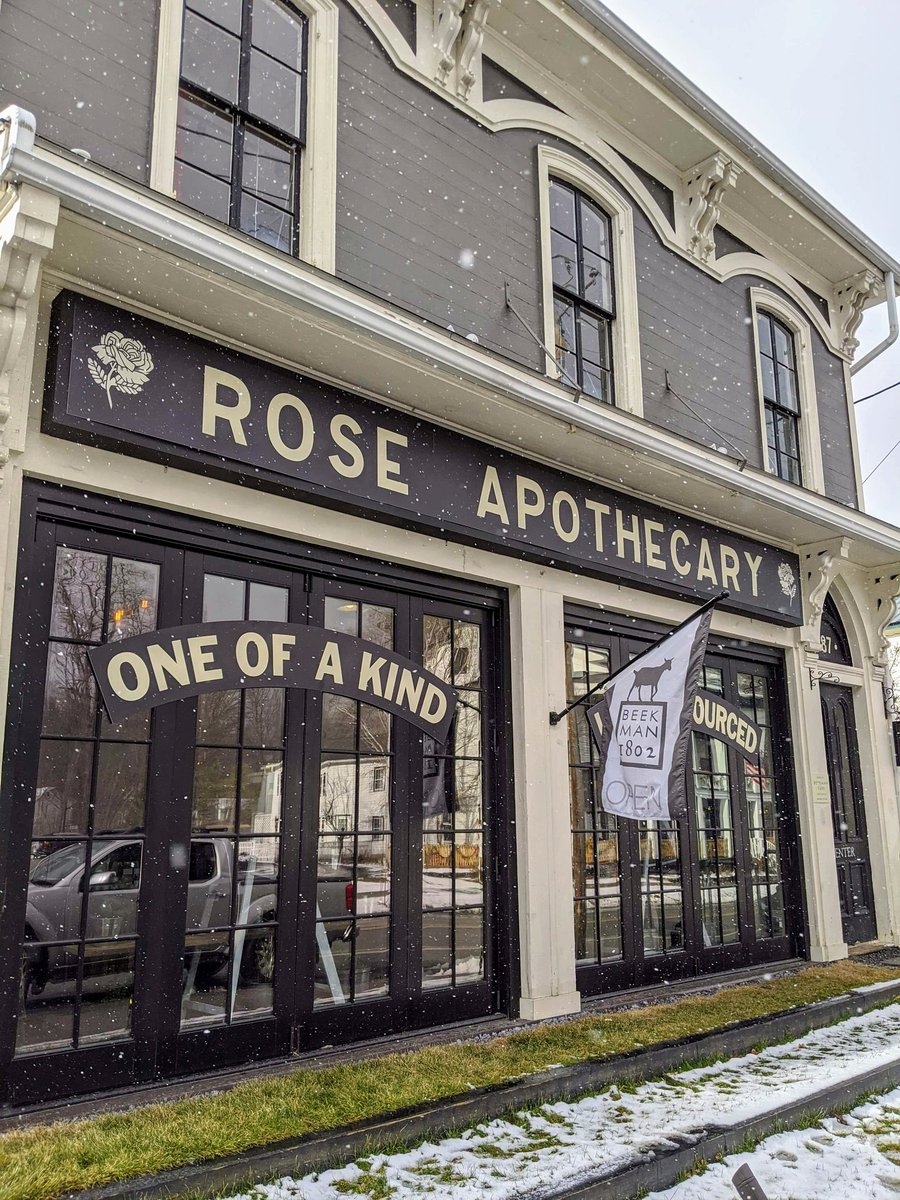 πΉπΉRT @CLaurenAuthor: Flashback to the one and only trip I took in 2020 π₯°
Went to a book signing with my BFF and then stopped at a Rose Apothecary pop-up store @Beekman1802Boys
#SchittsCreek https://t.co/Z76vmW5ucn