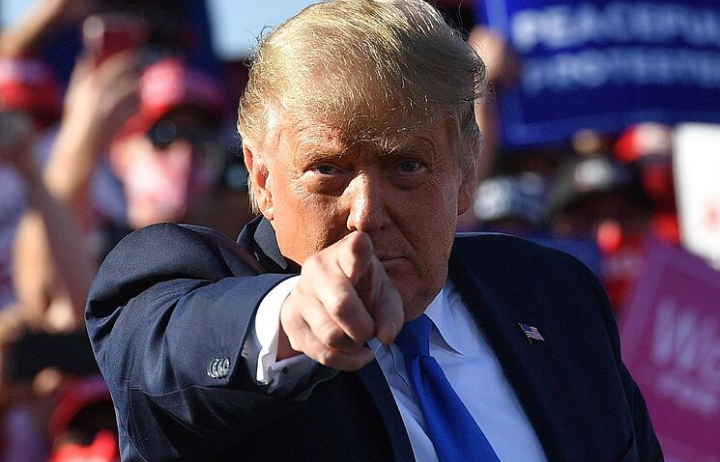 gdpradiook's tweet photo. Fuimos los primeros en Argentina en decir que serías presidente. Los primeros en hacer tuits con tus imágenes y las de tu amigo Kim con quien forjaste una indeleble marca en la la historia. La razón de @gdpradiook.
Por todo esto sabemos que volverás. Goodbye mister president! https://t.co/VS6as3DNLp