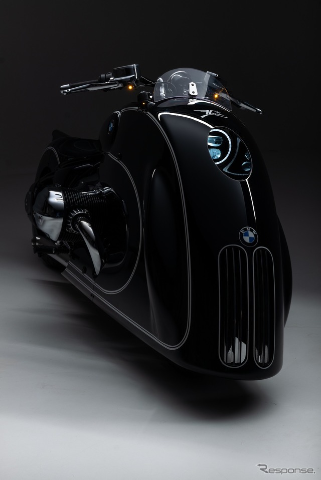 responsejp's tweet photo. BMWの新型バイク『R18』に巨大カウル、「アールデコ」がテーマ…ワンオフカスタム
https://t.co/GZcjysB0vX

#バイク #新型車 #BMW #モトラッド https://t.co/0AKpH42dn1