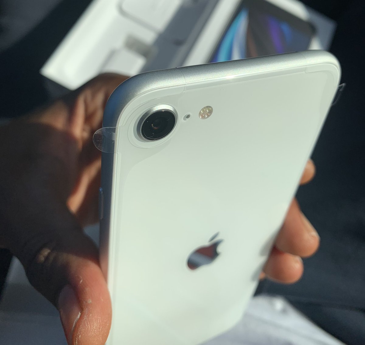 mr_boakye_'s tweet photo. @iTech911🚨.
Available!!!
Brand New, Sealed in Box
Factory Unlocked
2020 iPhone SE 2
128GB
White|🤍
:: https://t.co/seThDNQ6Be
Call /WhatsApp /iMessage
📱0262666226
Free Delivery & Warranty 🚚📦
#iTech911
•iBuy •iSell •iSwap •iFix
Accra,🇬🇭
#AppleDealerShip♻️ https://t.co/Qg5Ah0fYmB