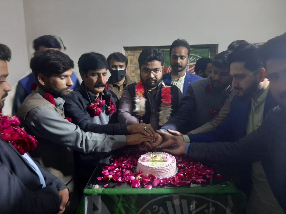 atipunjabsouth's tweet photo. انجمن طلبہ اسلام اوچشریف کے زیر اہتمام تشکیل انجمن کا پروگرام منعقد ہوا
مہمان خصوصی
دانیال چوہدری
جوائنٹ سیکریٹری پنجاب جنوبی
ارحم سلیم قادری سابق مرکزی صدر انجمن طلبہ اسلام
#53yearsofATI https://t.co/yblDNCivyW