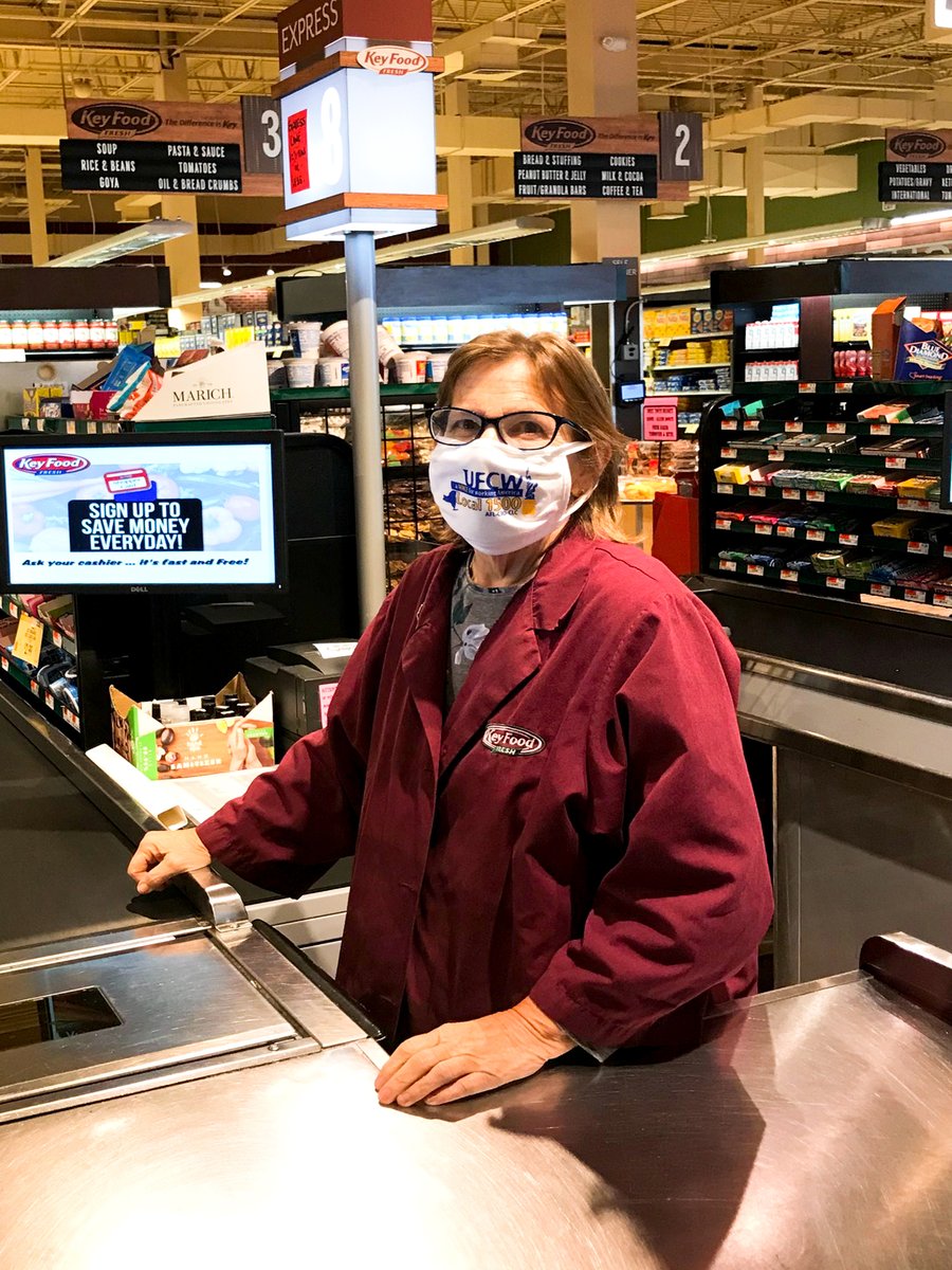 UFCW1500's tweet photo. Happy #WorkerWednesdays from UFCW Local 1500. Look at our Pick Quick Keyfood members happy to service their community while working smart, and staying safe. Thank you for the incredible work.  #WorkerWednesday1500 https://t.co/T9MC0kUhba