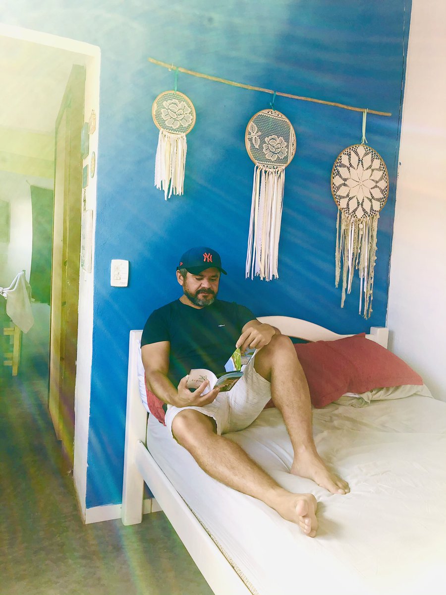 _joseilzon's tweet photo. Sinta o vento no rosto, o perfume do incenso e a alma leve. Amo a sofisticação, mas quem disse que ela não está nas coisas simples? Estas arrebatam meu coração!
#pipa #pipabeach #piparn #pipando #casadassetejanelas https://t.co/54j9PwJtdM