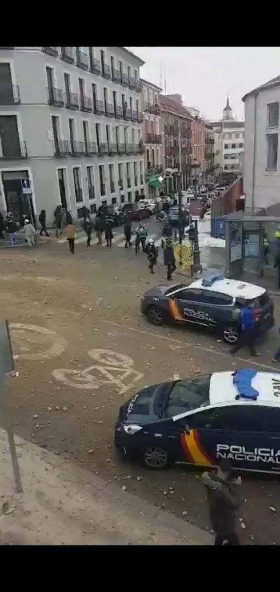 lopezdoriga's tweet image. #ÚLTIMAHORA  

Todo sobre la fuerte explosión de hace minutos de la zona de Puerta de Toledo, en Madrid, España

(FOTOS + VIDEO)  bit.ly/3p0JPTy