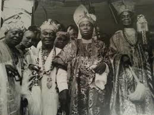 (7/20) The Yoruba are powerful, well-known people in West-Africa. Like ancient Greece, they were fragmented in city states and kingdoms but united by a sophisticated culture and a complex pantheon, the Orisha, to which Shango belongs, sometimes in coexistence with Islam.