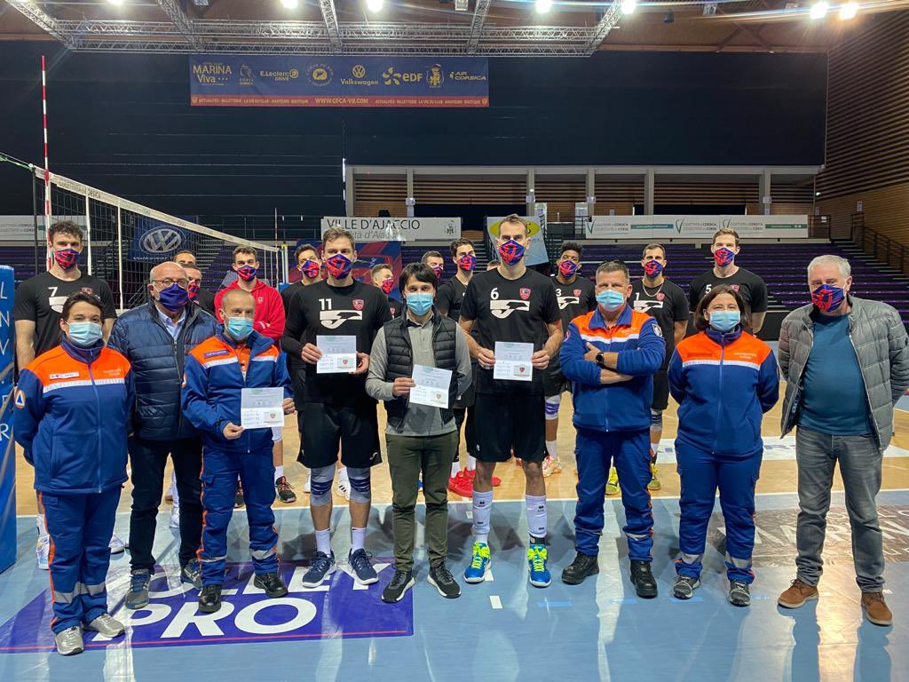 GFCAVolleyBall's tweet photo. #partinariu Notre partenaire @MiloeSante, a remis à nos joueurs et notre staff leurs «Carte-Santé» ⚕️🍀
Retrouvez tous les avantages de la Carte-Santé MILOE sur 👉 https://t.co/tYa4iprmxq
#partinariu #miloe #passeportsante #gfcavolley #volleyball #ajaccio #aiacciu https://t.co/FArySi0KPh