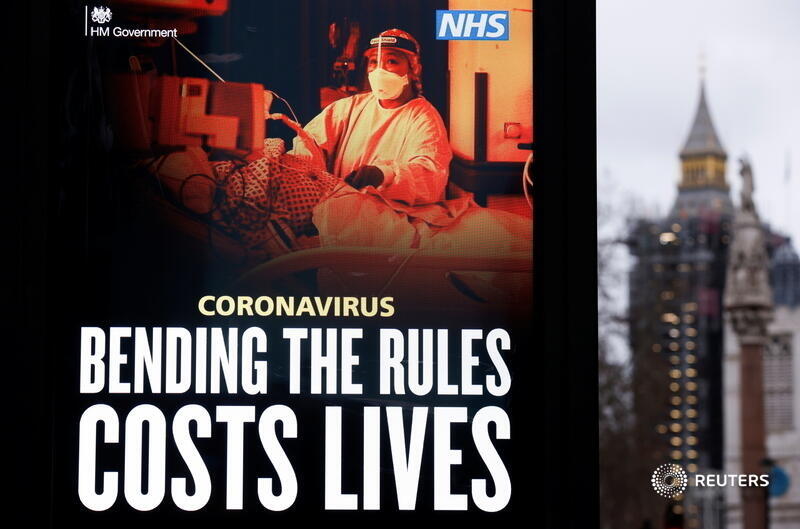 ReutersLobby's tweet photo. UK hospitals like war zones as COVID-19 death toll approaches 100,000 

https://t.co/Plxr1gPPxF https://t.co/6mRUjqHoKV