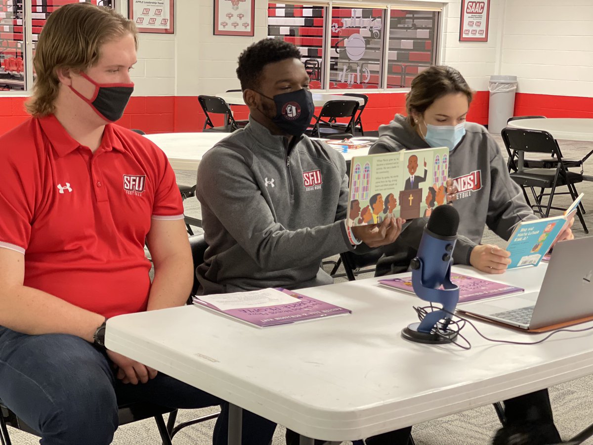 Some early morning reading on a snow  ❄️ day for @CambriaElem as part of our MLK Virtual Reading Days! 

Kyle from @RedFlashFB, Chris from @RedFlashXCTF, & Jenna from @RedFlashWBB shared two stories with the Kindergarten students! 

#BecomeThatSomeone #MLKDay2021