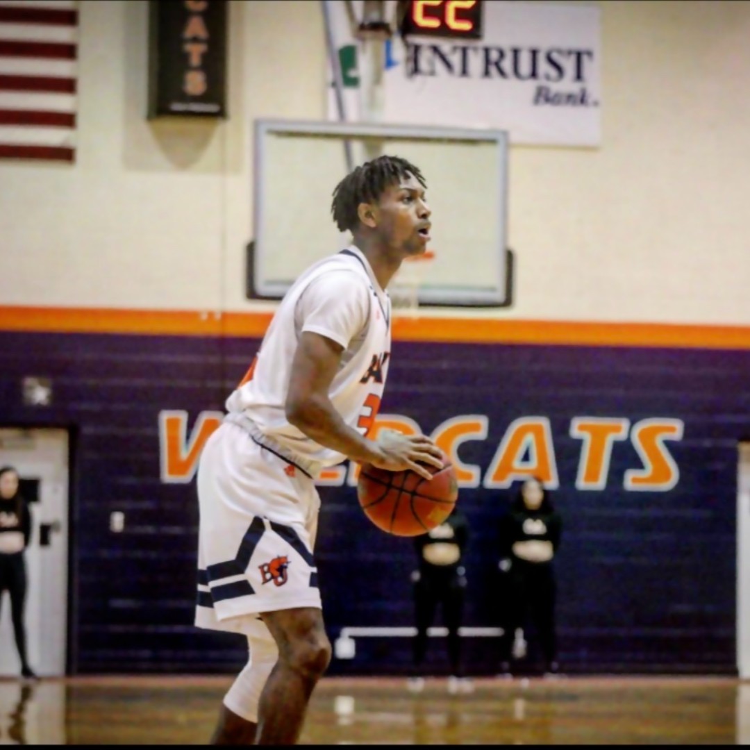 StudentLifeBU's tweet image. Who'sWhoAtBU
Raymond Swopes is from Topeka, Kansas, and is majoring in Business Marketing and minoring in Sports Administration. He plays as a Shooting Guard on the basketball team, and can play the drums!
#WhosWhoAtBU#Wednesday#BakerProud#BTID