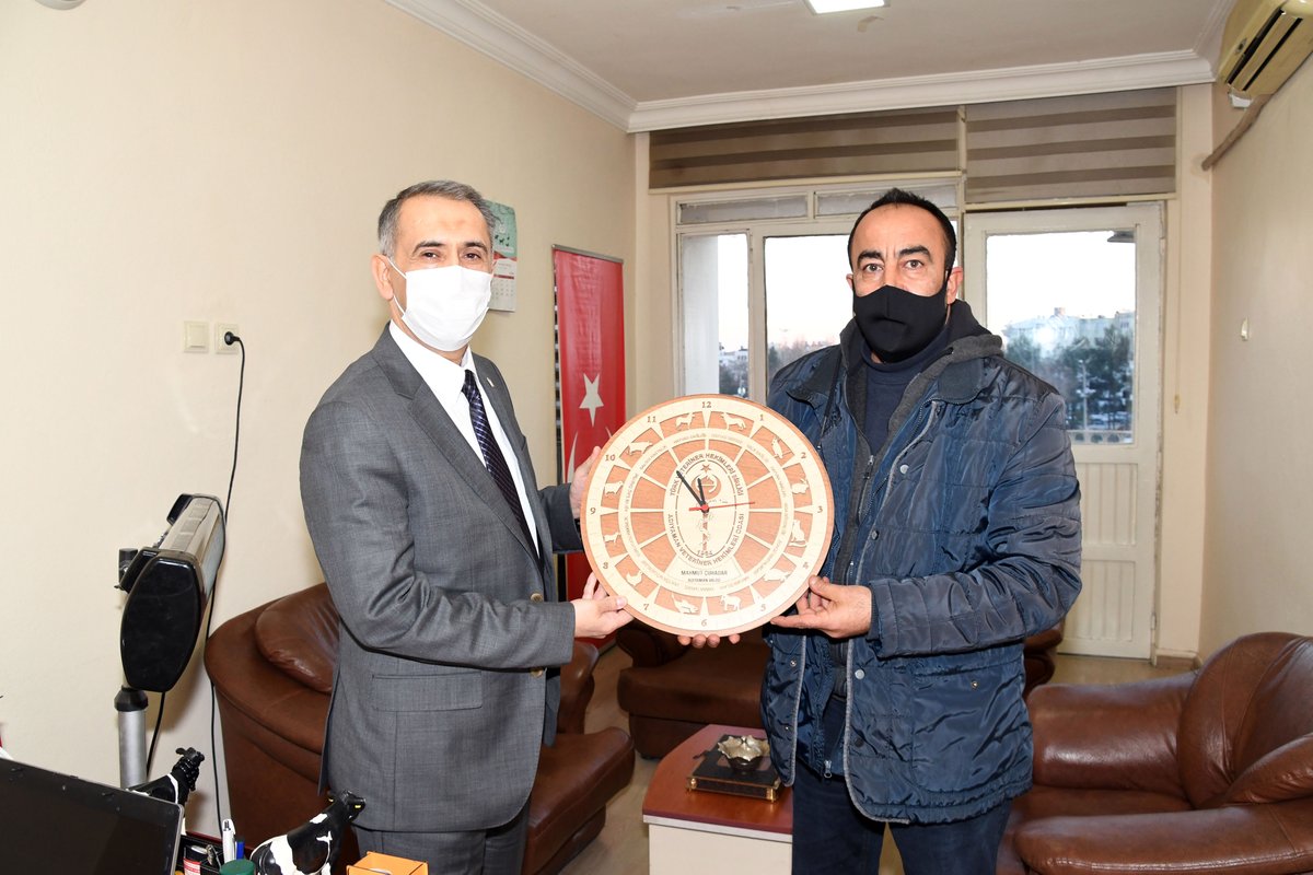 Adıyaman Veteriner Hekimler Odası Başkanı Orhan Öztürk’e iade-i ziyarette bulunarak, Adıyaman’ın tarım ve hayvancılık sektörü ile veteriner hekimlik hizmetleri hakkında karşılıklı görüş alışverişinde bulunduk.
