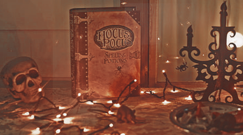 exodisneyfest's tweet photo. ✧ #Plot12 | Abracadabra
A turma de cinema da faculdade resolve fazer uma exposição de filmes assustadores para o Halloween. Eles só não esperavam que um virgem fosse acender a famosa vela da chama negra e convocar novamente as irmãs Sanderson depois de tanto tempo. https://t.co/het8IKqkmT