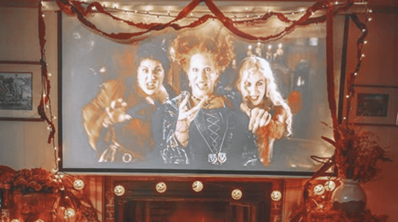 exodisneyfest's tweet photo. ✧ #Plot12 | Abracadabra
A turma de cinema da faculdade resolve fazer uma exposição de filmes assustadores para o Halloween. Eles só não esperavam que um virgem fosse acender a famosa vela da chama negra e convocar novamente as irmãs Sanderson depois de tanto tempo. https://t.co/het8IKqkmT