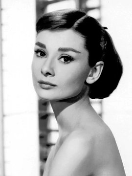 ClassicalCinema's tweet photo. 28 years ago we lost Audrey Hepburn. She was an inspiration, who touched the hearts of many.

(May 4, 1929 - January 20, 1993) https://t.co/6OCiRhJwcr