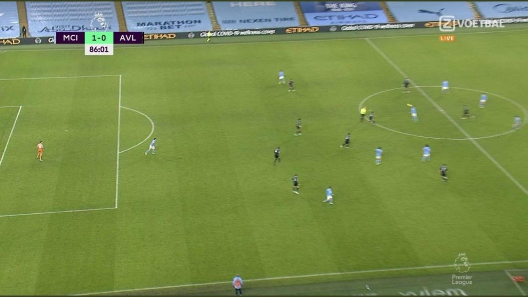 LFC_Tonks's tweet photo. The offside rule is a fucking joke! https://t.co/fr9bj9qI0T