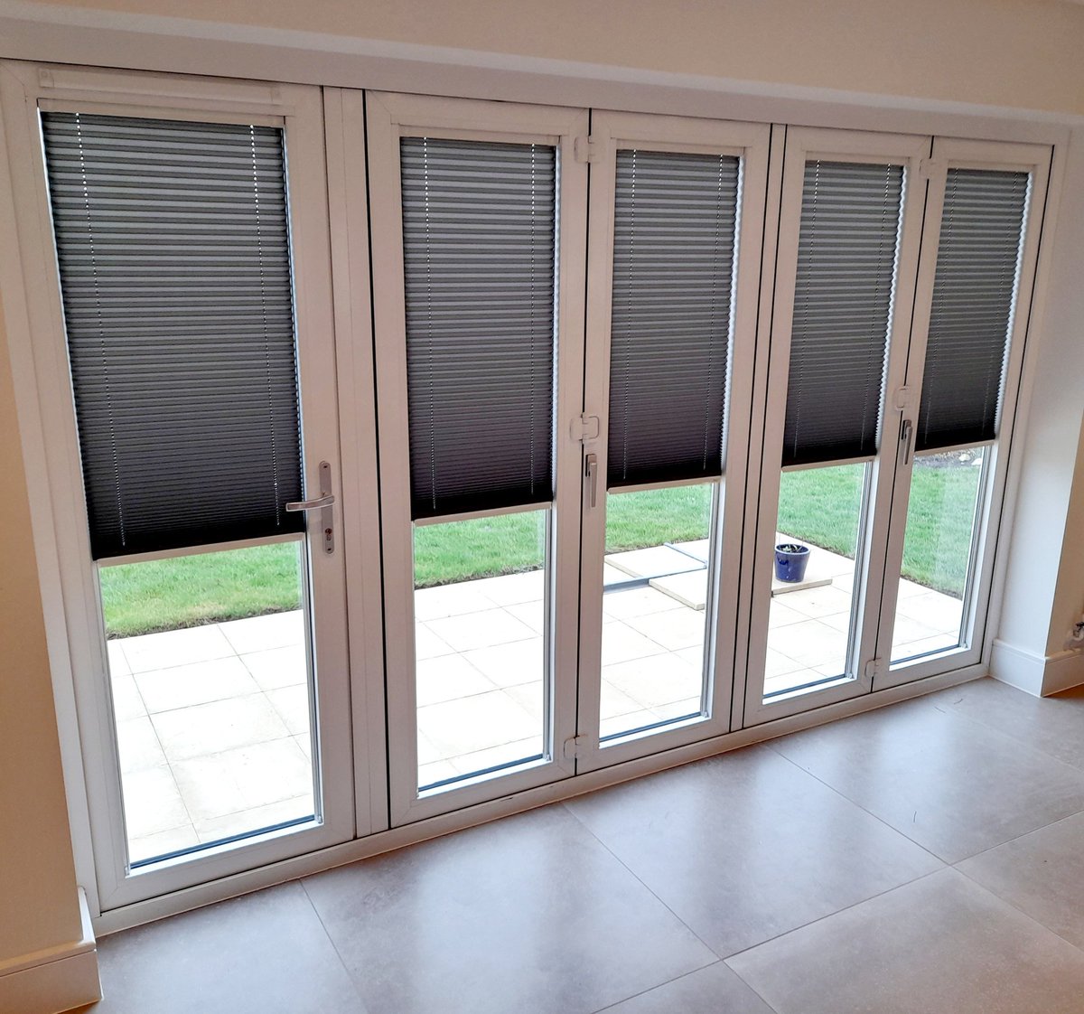 SBlinds's tweet photo. Fully installed Intu Pleated Blinds on these Bifold doors look Fantastic! https://t.co/7kEXDmTlYt