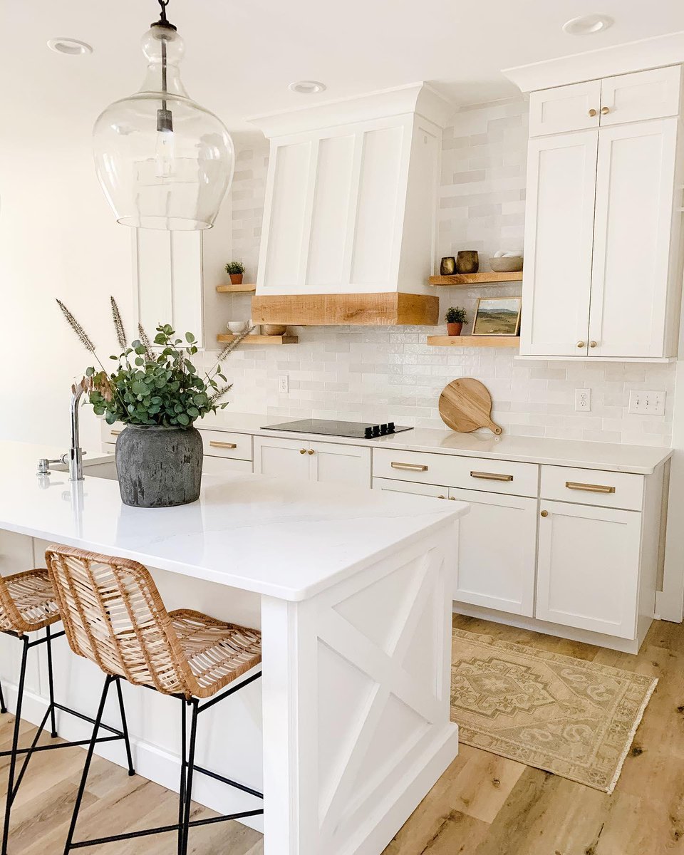 potterybarn's tweet image. Need help picking the perfect pendant? Our #DesignCrew can help! Whether you&apos;re looking to redesign a room or pick finishing touches, our design services are ✨ FREE ✨ 

Make an appointment with our expert designers: bit.ly/3ixWkUg

(📷: @loomanddwell)