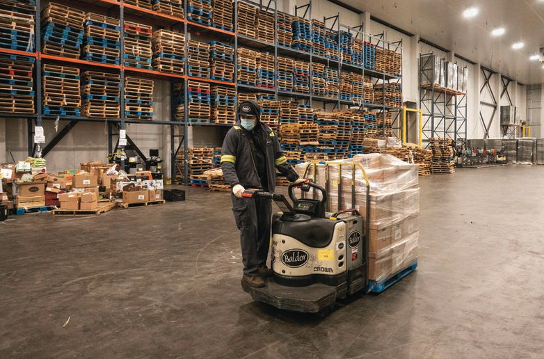 CrainsNewYork's tweet photo. Industrial real estate enjoyed a solid fourth quarter to close out 2020, even as activity ticked down compared with earlier in the year, according to a new @CBRE report @Eddie_Small #CrainsNY https://t.co/KWdRNEoo9E https://t.co/B7YCXWlcij