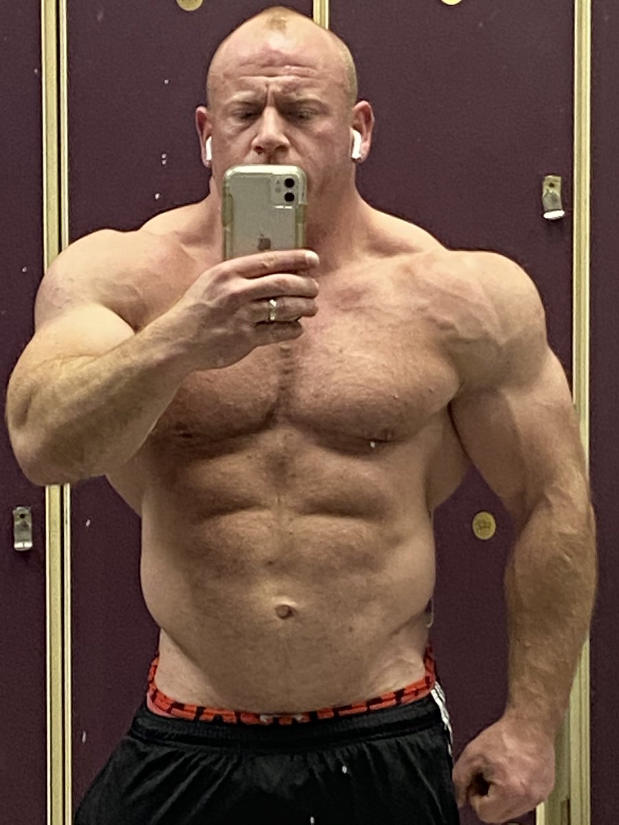 musclecompanion's tweet photo. Follow me or retweet if u can see this https://t.co/ly6IbjCn5e