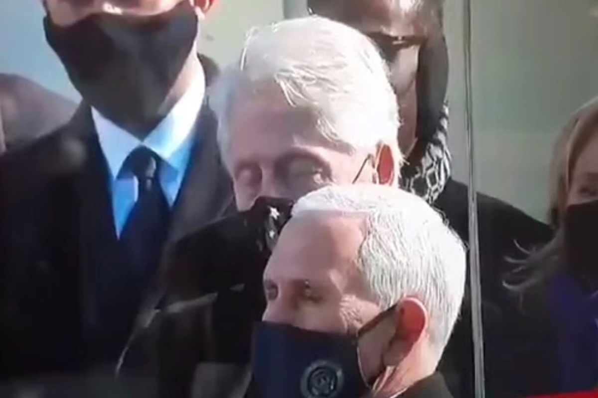 Bill Clinton appears to fall asleep during Joe Biden's inauguration speech