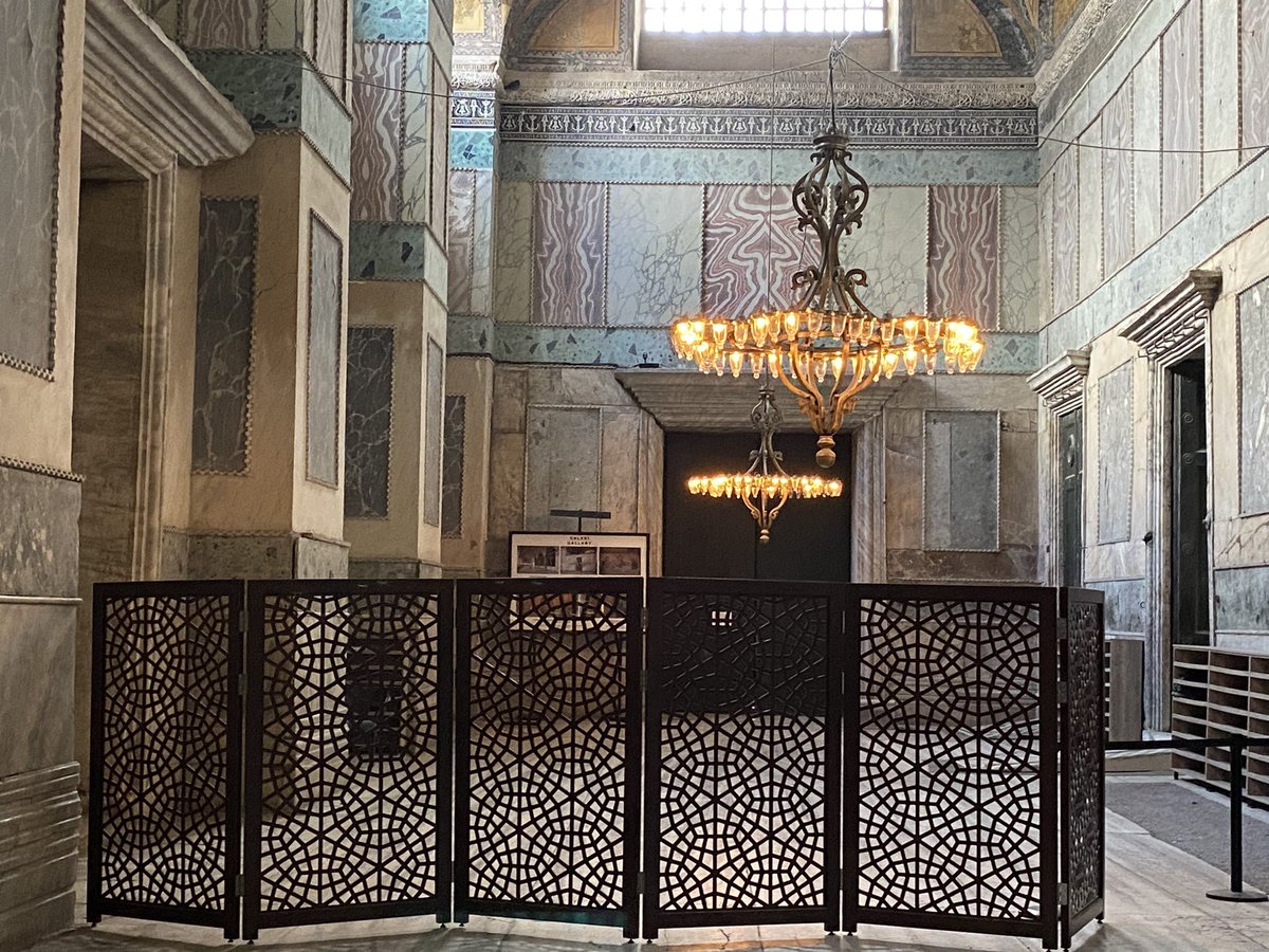 18. Galerilere de giriş yok ama çalışmaların tamamlanmak üzere olduğu ve yakında ziyarete açılacağı söyleniyor. Beklemedeyim...