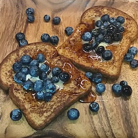 LauraRoseCooks's tweet photo. I gave up eggs and dairy, not French toast...
https://t.co/dmxeY7ig1z

#noonewillknowitsvegan #anythingyoumakeicanmakevegan #veganuary #vegan #frenchtoast #breakfast #veganblogger #veganbreakfast #dairyfree #eggfree #crueltyfree #laurarosecooks https://t.co/JLXhBPRtnv