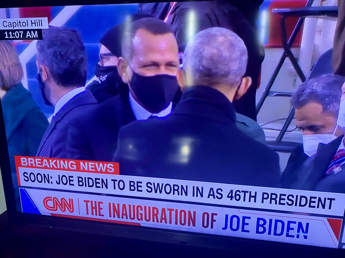 SPECTR3RC's tweet photo. @BarackObama 👊🏽 @AROD #priceless #InaugurationDay #InaugurationDay #BidenHarrisInauguration #USA https://t.co/bc1wfJlI8Z