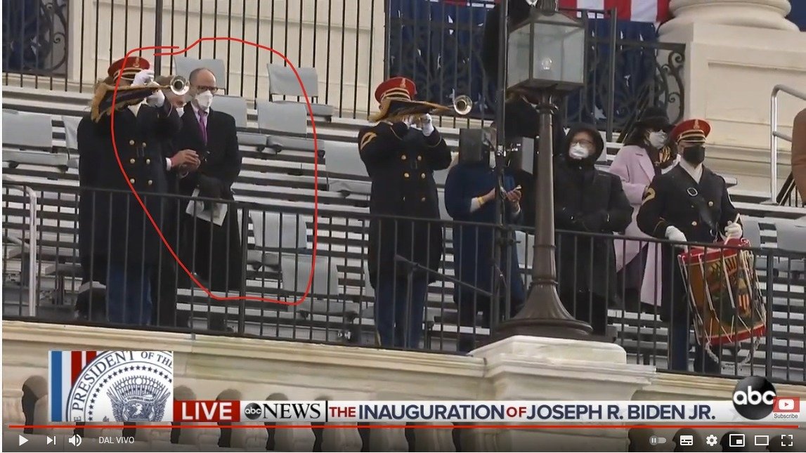 AimanMerouah's tweet photo. WTF! I see Doug Stamper. Frank Underwood could be plotting, conspiring, manipulating in there as we watch and tweet. #InaugurationDay #TrumpsLastDay #houseofcards https://t.co/5X4xP9HToA