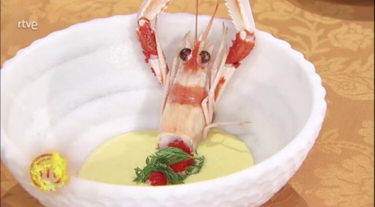 todomasterchef's tweet photo. 🥈🧑‍🍳 @nicolasmcj8 ha quedado finalista de esta última edición con el siguiente menú:

👉 ENTRANTE: Crema de maíz fría, cigala cocida, salicornia y huevas de Tobiko

👉 PRINCIPAL: “El plato que describe mi tierra”

👉 POSTRE: “Misión imposible cúpula” https://t.co/A5qK77U277