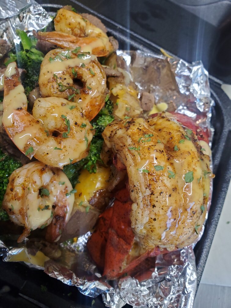 Good morning foodies today we are in Deltona 11 to 2pm and then Longwood 5 to 7 pm
#Foodie #foodtruck #FREEYAK  #florida #bigeat #lobster #food #delicious #CannabisCommunity #GoodMorningTwitterWorld