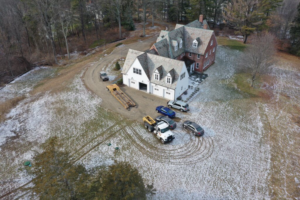 _ShannonMiller's tweet photo. THIS MORNING: DroneRanger showing law enforcement back and now an excavator at Dulos’ former Farmington property day after investigators and grave digger were seen digging at property. #nbccct
📸: Mike Gearin https://t.co/dJuJfyl8ev