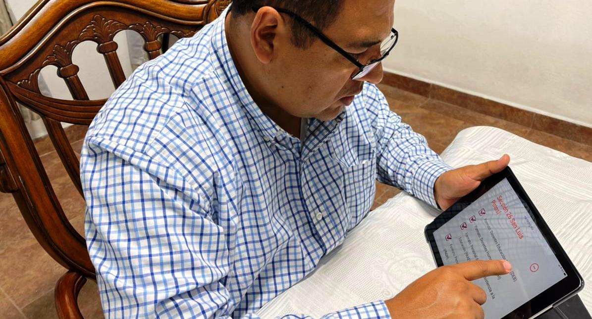 snte49nayarit's tweet photo. #TodosSomosUno 🙋‍♀️🙋🙋‍♂️

🔶 #Sección26 #SanLuisPotosí #PreSNTE ☝️ Responden trabajadores de la educación a llamado #SNTE 👉Mtro Alfonso Cepeda Salas, de sumar su voz al #PND2021 📜 #UnoSomosTodos ✅ #TodosSomosUno ✅

Formatos #PND2021 👉 https://t.co/09vqE68ZHT https://t.co/nhQnY3i0oI