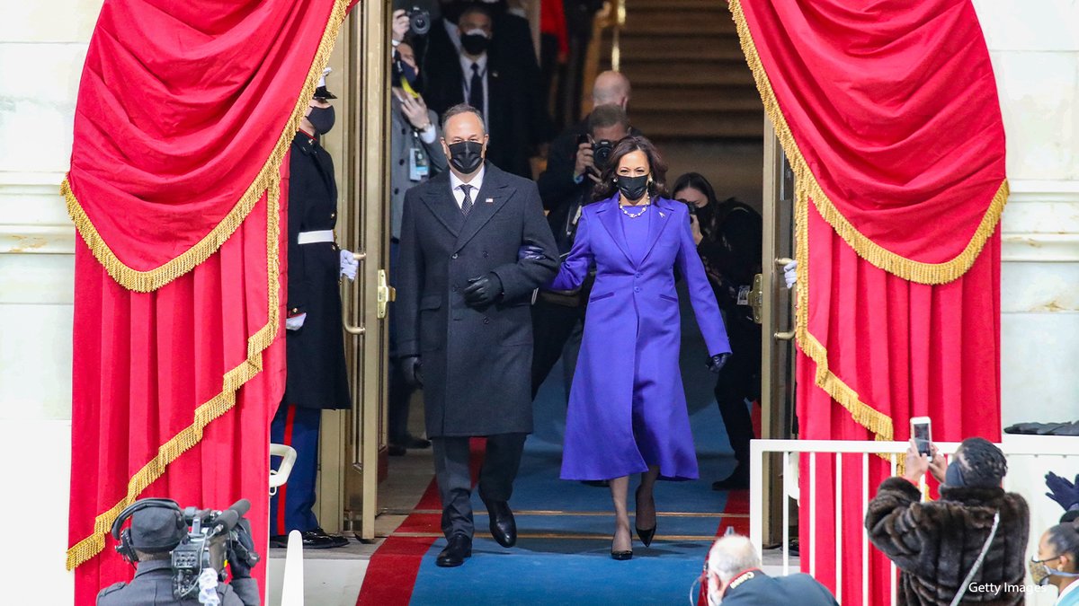 GMA's tweet photo. Vice President-elect Kamala Harris and future second gentleman Douglas Emhoff arrive to take their seats at the U.S Capitol for inauguration.

#InaugurationDay
https://t.co/UAlbBuSLTS https://t.co/Oymon2mOMe