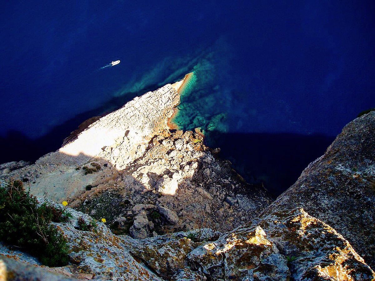 The most horrific photo I have ever taken! If you can look at it without your stomach flipping you’re braver than me!! 🙈