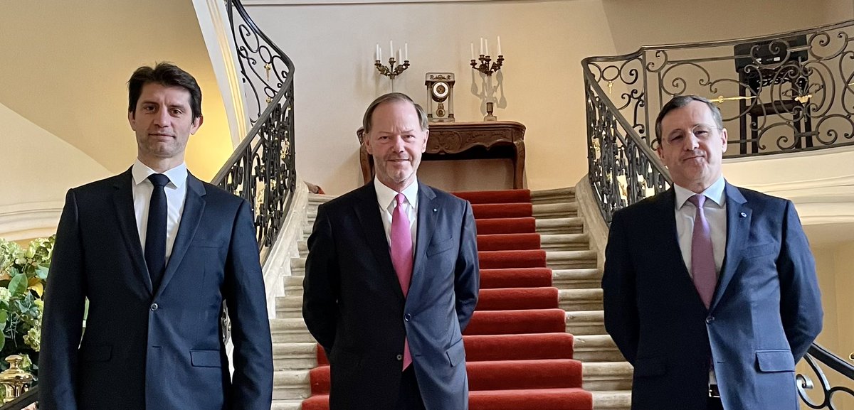 hermanosanches's tweet image. Les #JO2024 seront européens🇪🇺! Merci à @PierreRabadan, à l’ambassade des Pays-Bas en France et à la #DGRI pour ce passionnant échange en équipe avec l’ambassadeur @Gooijer_Pieter pour témoigner des liens et des projets qui unissent @Paris🇫🇷 aux villes amies 🇳🇱 🙏 @Anne_Hidalgo