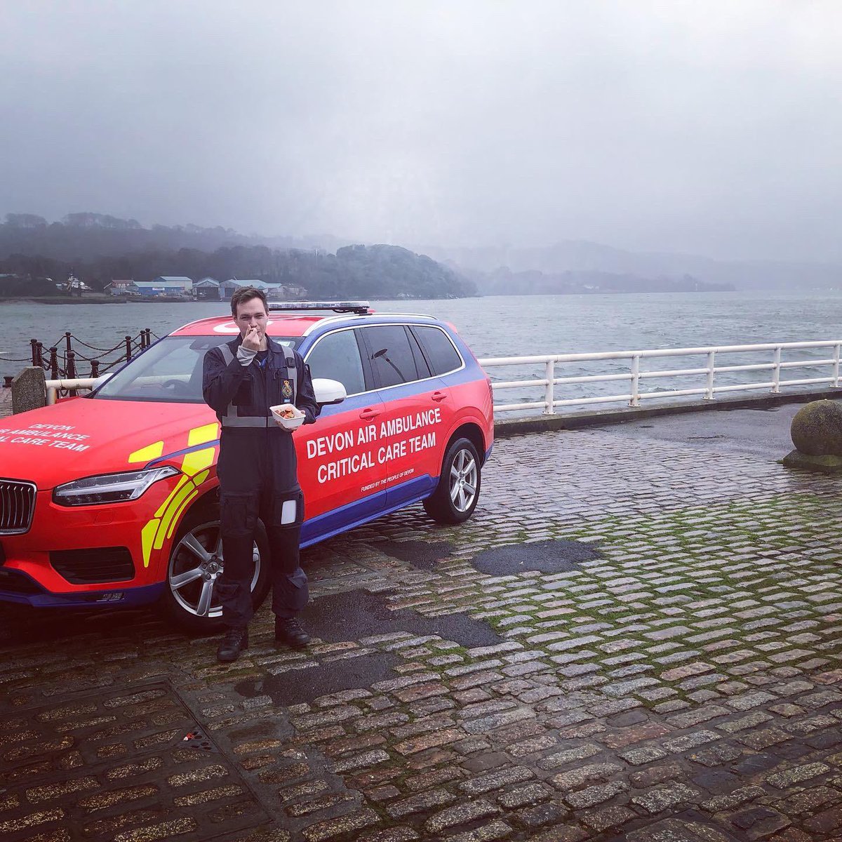 EmergenseaDuo's tweet photo. It’s always great to spend the day learning from the @devonairambulance team 💙. Refuelling with @foodfitfam . The Air Ambulance is one of our chosen charities for the 🚣. Check out their awesome 2020 stats &amp; please donate: https://t.co/qa9k6VPBE1 #atlanticcampaigns #nhs #eatlean https://t.co/Qdva8xWpBN