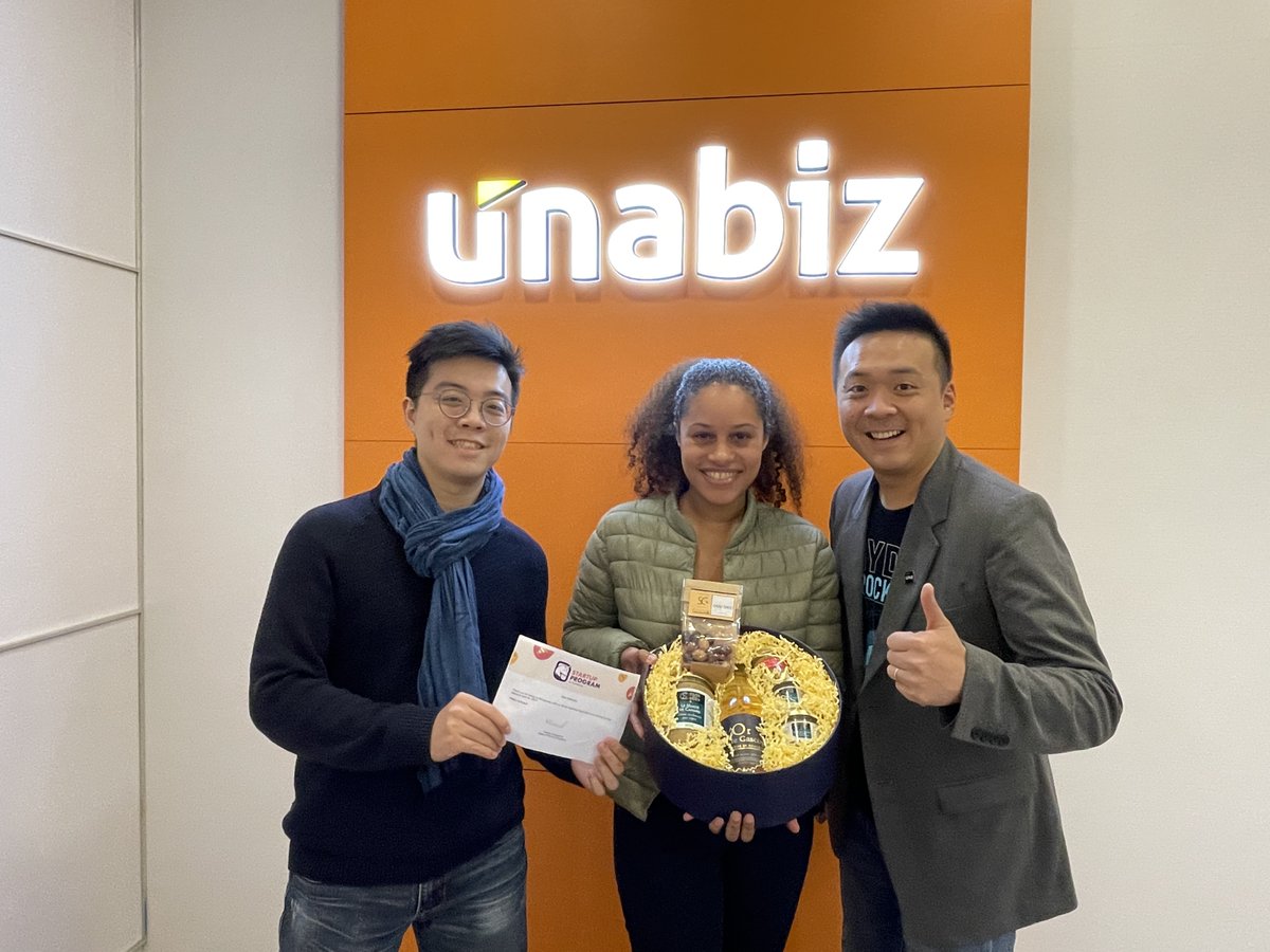 What a thoughtful belated holidays gift from <a href="/Scaleway_fr/">Scaleway FR</a> ! You made our day (and bellys :) <a href="/PascalCondamine/">Pascal Condamine</a> <a href="/sibyrah/">Sarah Ivakhoff ♀️</a> #awesomepartners