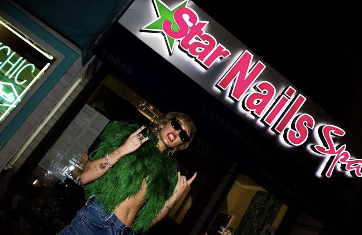 miley's tweet photo. You did it again! Plastic Hearts has spent 6 weeks as the #1 rock album in the country. This is all because of YOU supporting my record! I don’t forget! I really fucking appreciate it! https://t.co/iSUwND235b
