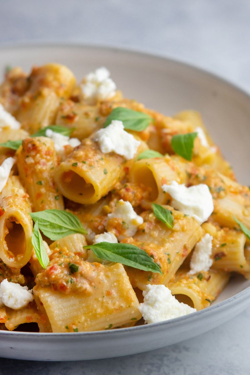 Giadzy's tweet photo. This Sicilian pesto was one of our all-time favorite new recipes in 2020 - it's good on just about everything.
RECIPE: https://t.co/6dTYzghbK4 https://t.co/s3lAVMP8sa